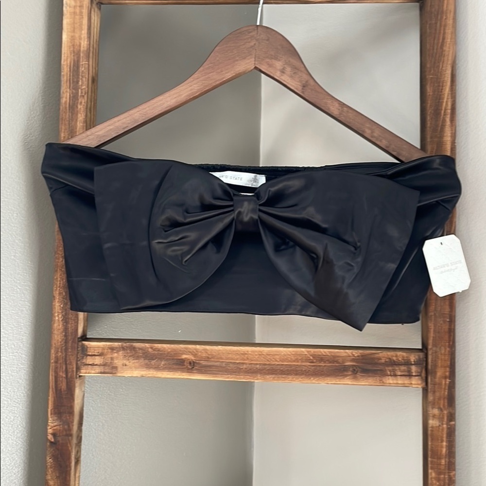 Altar’d State BLACK BOW SATIN STRAPLESS TOP - Picture 2 of 5
